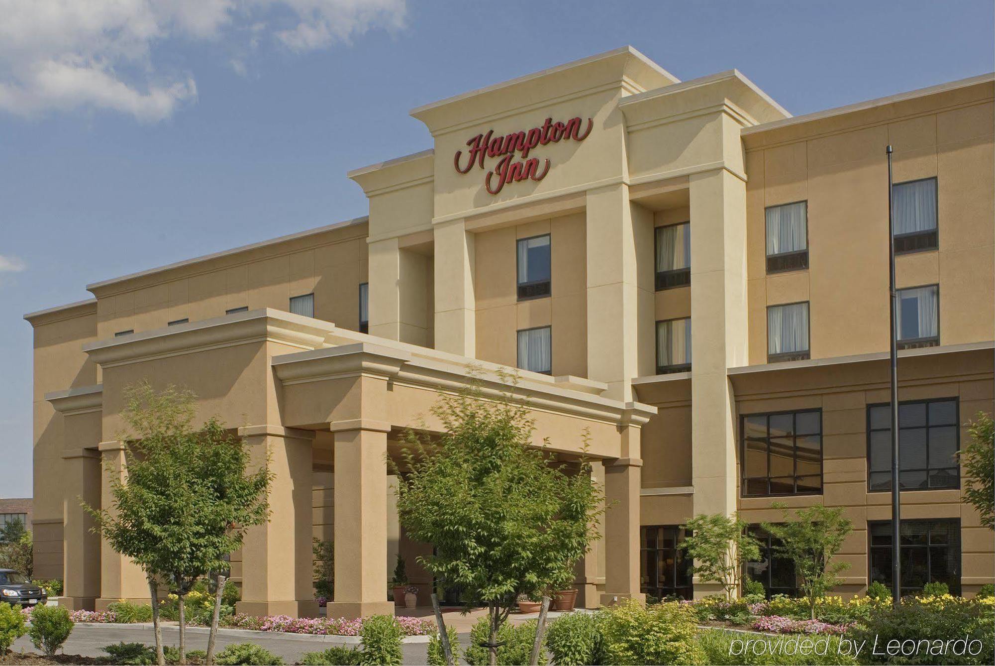 Hampton Inn By Hilton Garden City Long Island Exterior photo